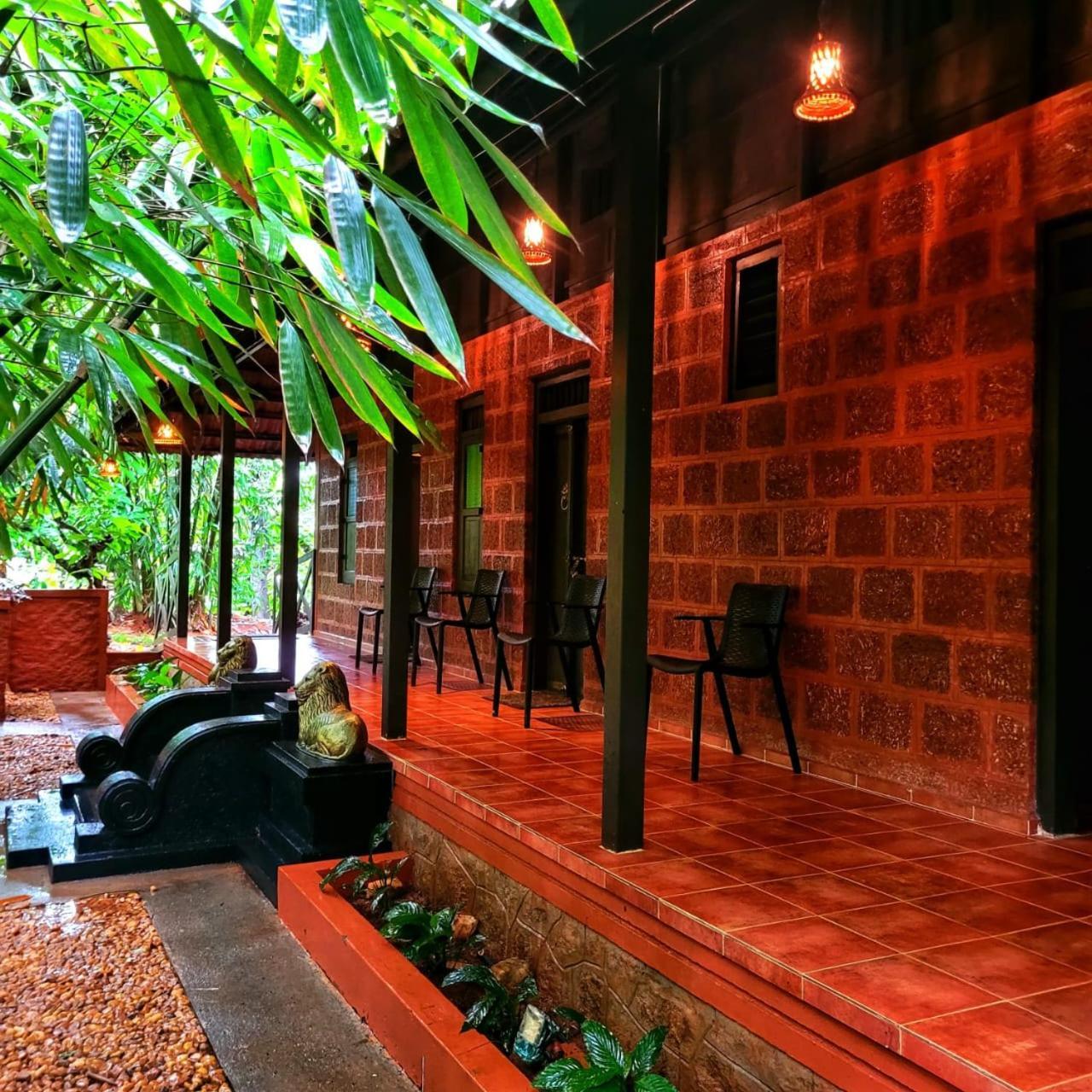 Greens Tree House & Wood House Sultan Bathery Exterior foto