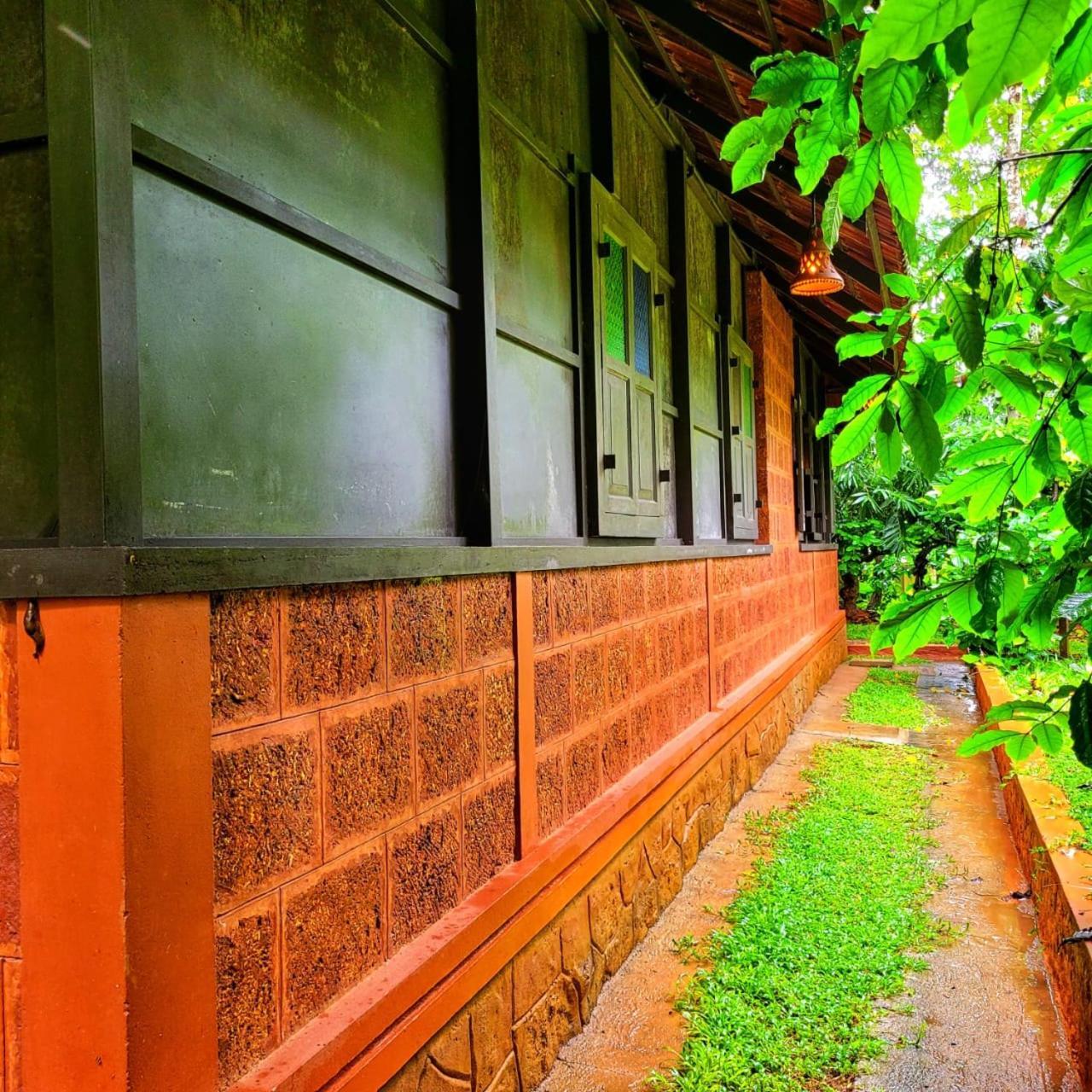 Greens Tree House & Wood House Sultan Bathery Exterior foto